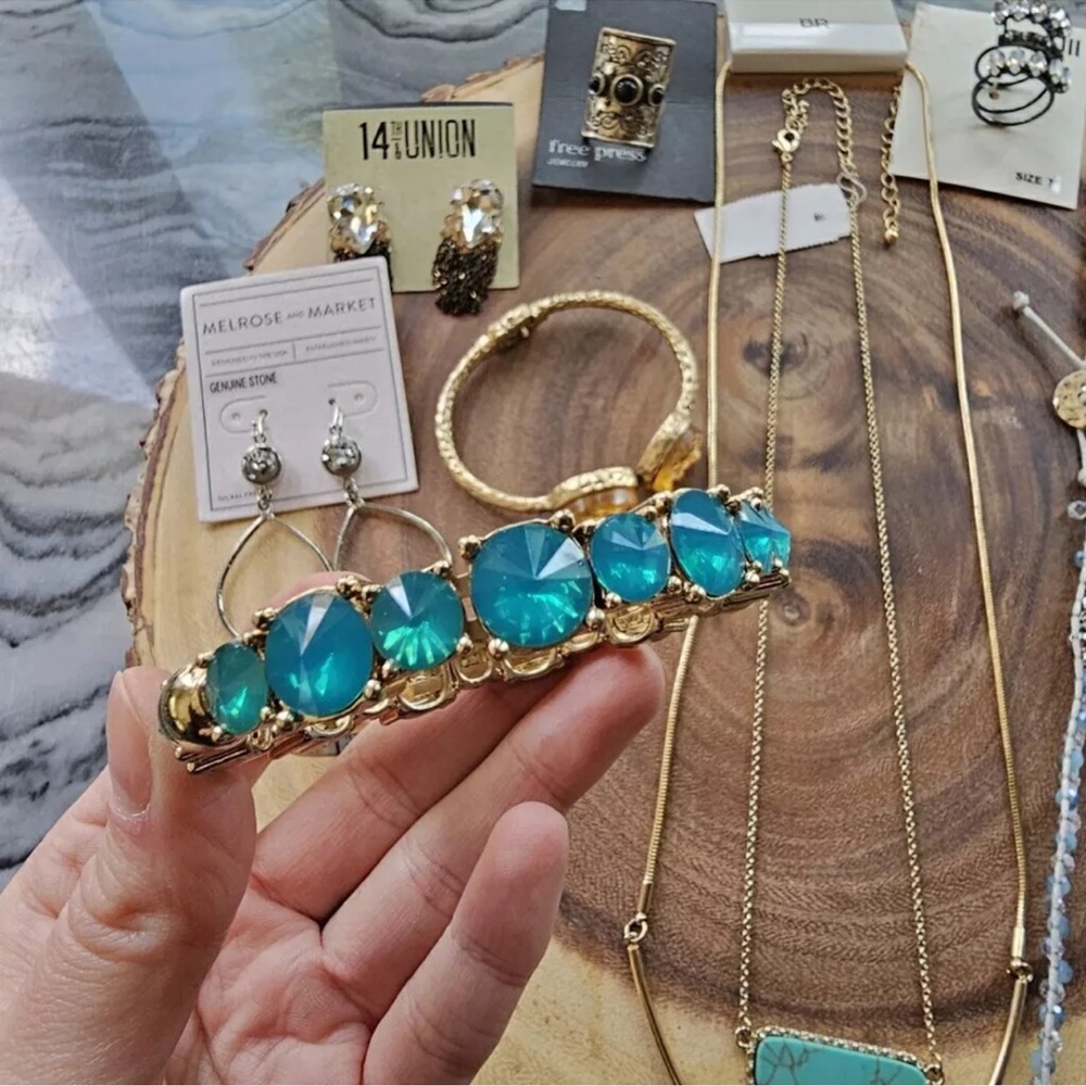 Nordstrom’s/Macy’s/Kohl’s Lot of Jewelry  Rings,Bracelets,Earring and Necklace. - Picture 2 of 6